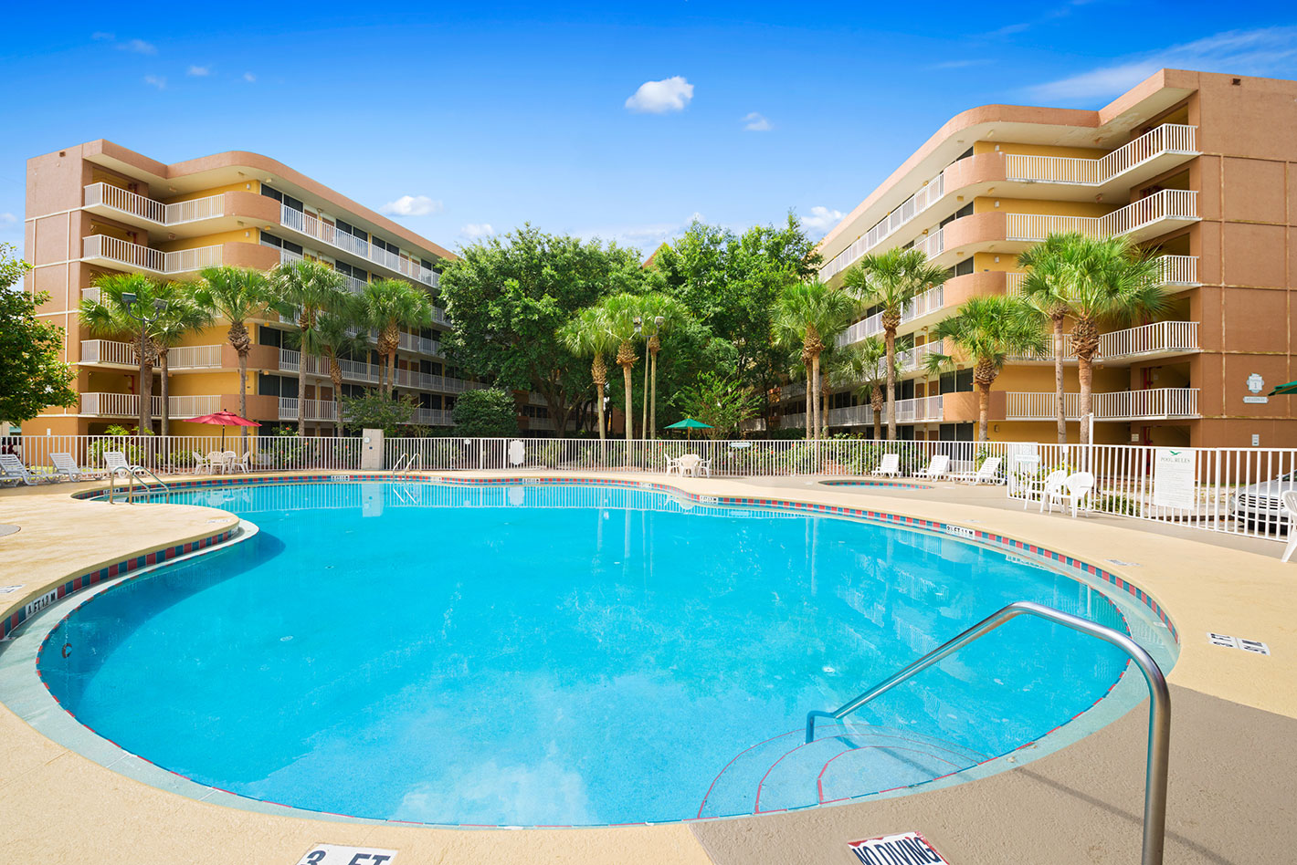 Baymont By Wyndham Wyndham Hotels Resorts   Baymont Amenities Pool4 Kissimmee 